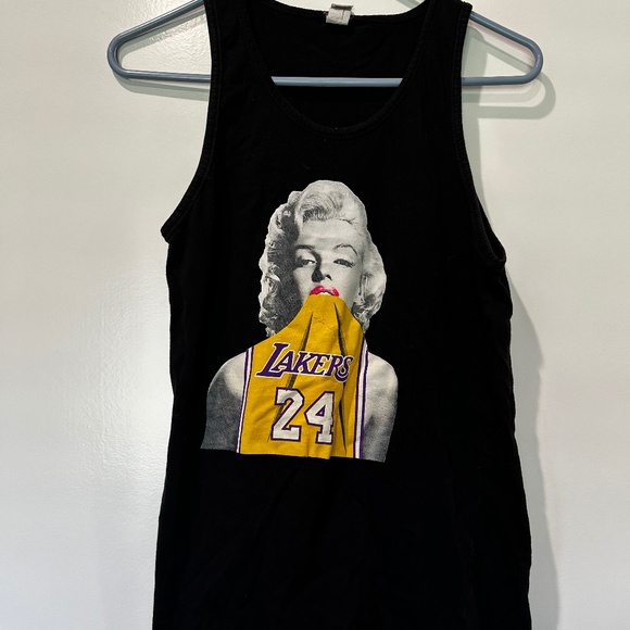 Womens black Lakers tank top with Marilyn Monroe #24 size small Kobe Bryant - Picture 1 of 6